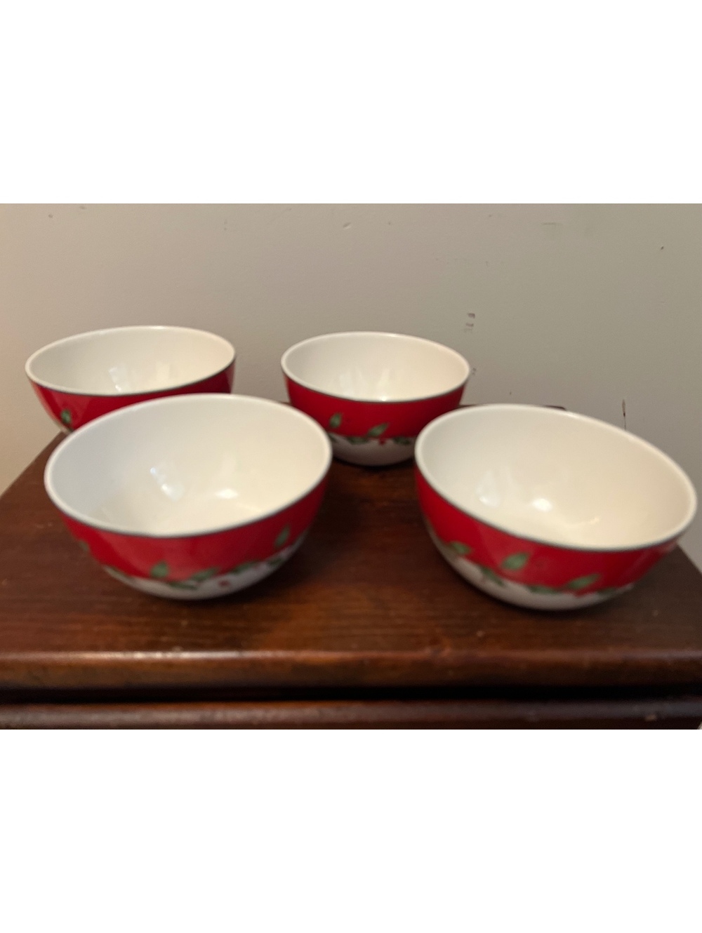 Set of 4 Vintsge Lenox Christmas Bowls Red green cream holly simple elegant
